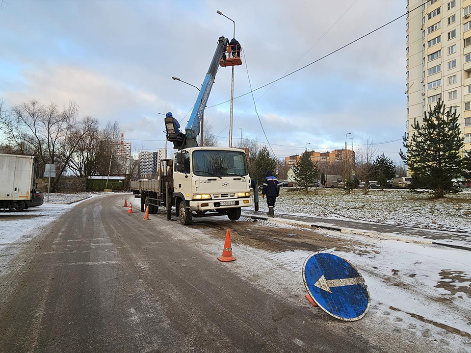 На Молодежной улице после реконструкции дороги установили 51 новый фонарь