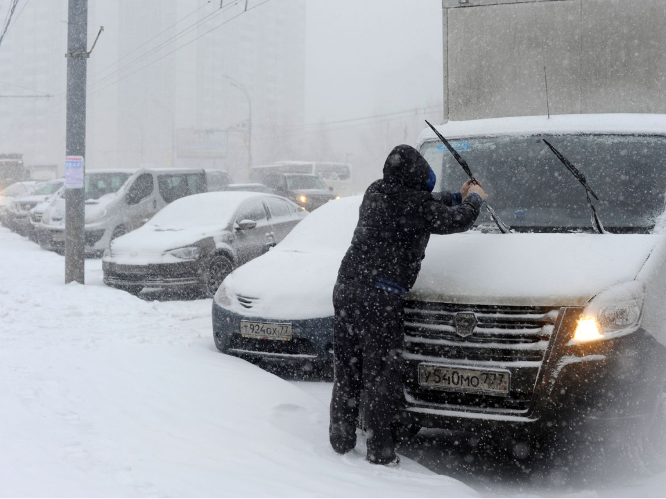Инспекторы рассказали, как подготовить автомобиль к аномальной метели