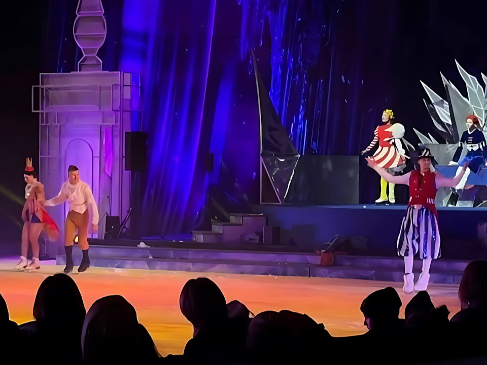 Юные реутовчане увидели ледовую «Снежную королеву» на Губернаторской елке