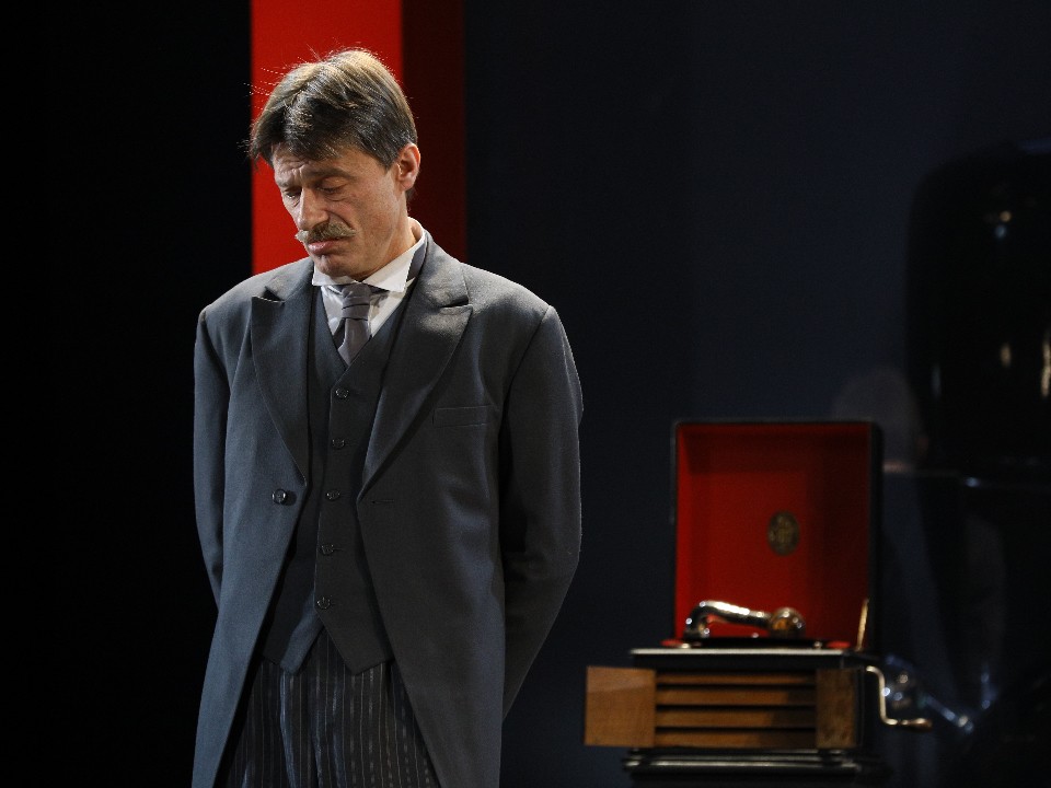 Дату сообщат позже: где пройдет церемония прощания с актером сериала «Молодежка» Лобоцким