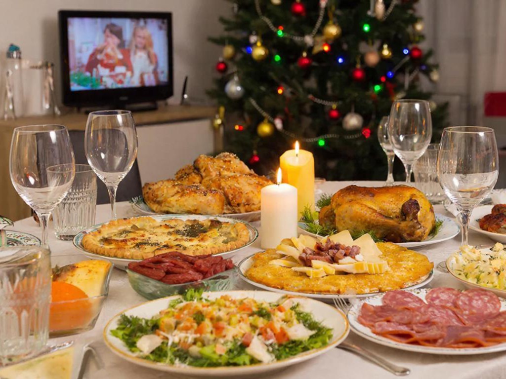 Новогодний стол-2026: какие блюда помогут сэкономить на Новый год
