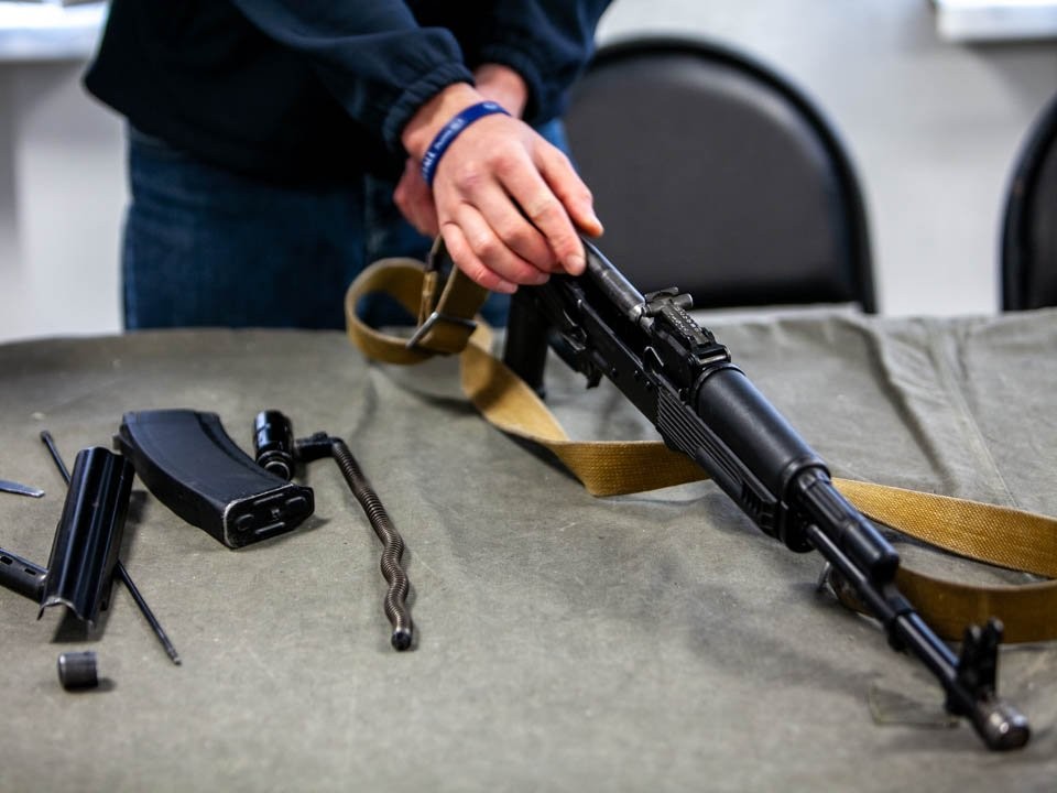 Стрельба во дворе: на улице Полевой улице во Фрязино пострадали дети