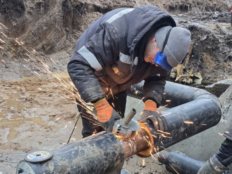 Вода уйдет ненадолго: ресурс вернут жителям поселка МИЗ после подключения к новой трассе