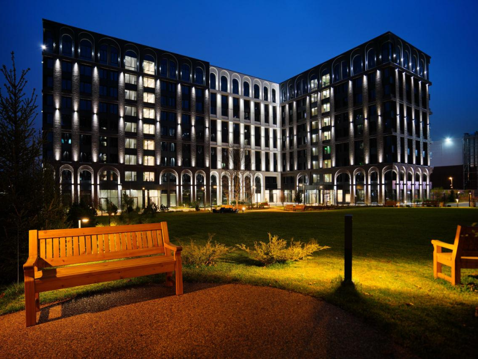 Город без темноты: в поселке Заречье сдают дома с энергоэффективным светом и подсвеченными дворами