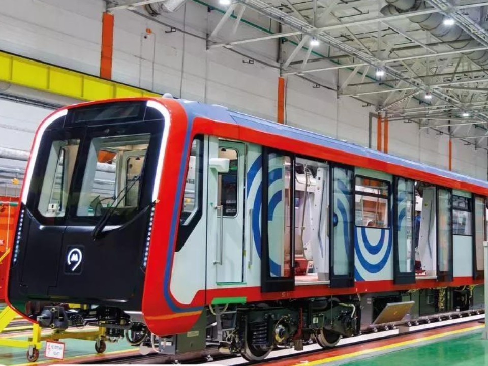 Подмосковные поезда выйдут на старейшие линии метро