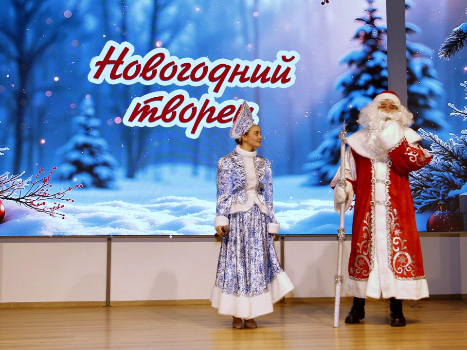 Елка как дипломная работа: зачем будущие специалисты соревнуются в создании самого креативного праздничного декора