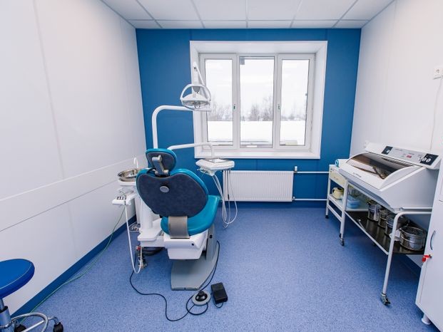 Большие проблемы от едва заметного пятнышка: стоматолог развеяла главный миф о кариесе молочных зубов