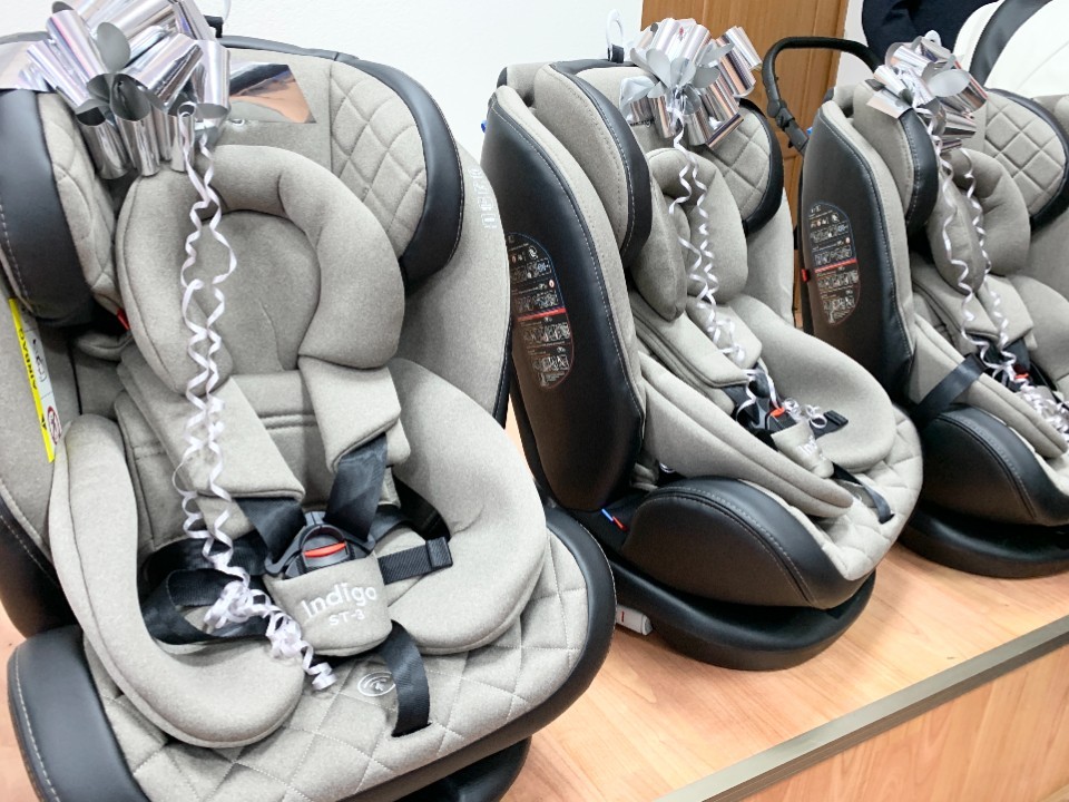 Ребенок в машине: когда нужно автокресло, а когда уже можно ремнем