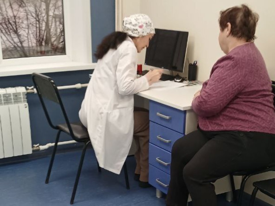 Записаться на прием к врачам «узких» специальностей жители могут через терапевта