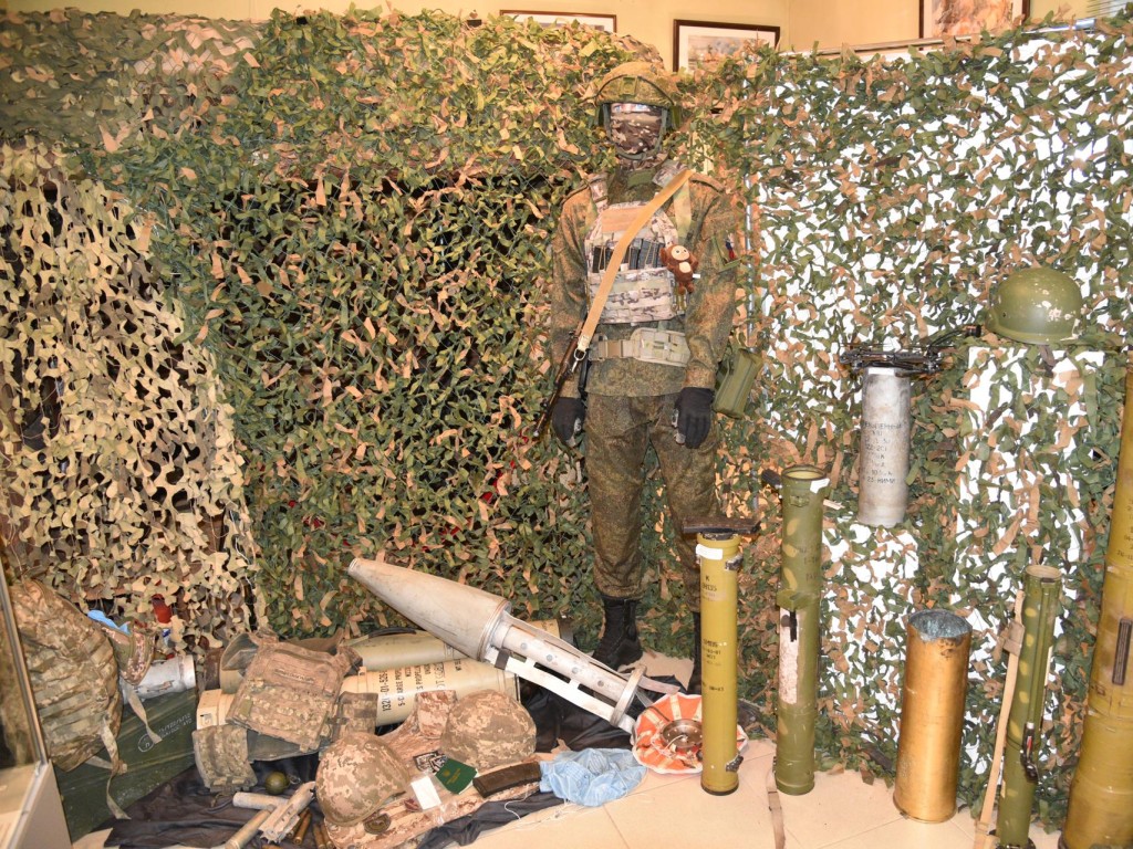 Школьники Лотошина встретились с ветеранами СВО на уроке в музее