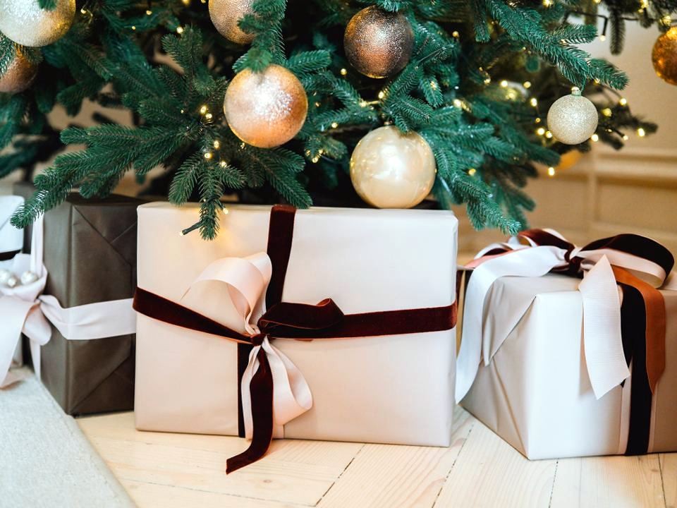 Что подарить семье на Новый 2026 год: 50 лучших идей для любого бюджета