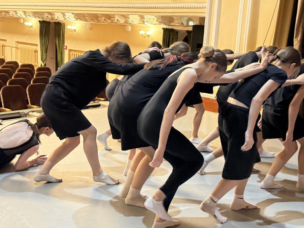 Гротеск был, есть и будет: легендарная студия из Котельников отмечает 25 лет и едет на конкурс