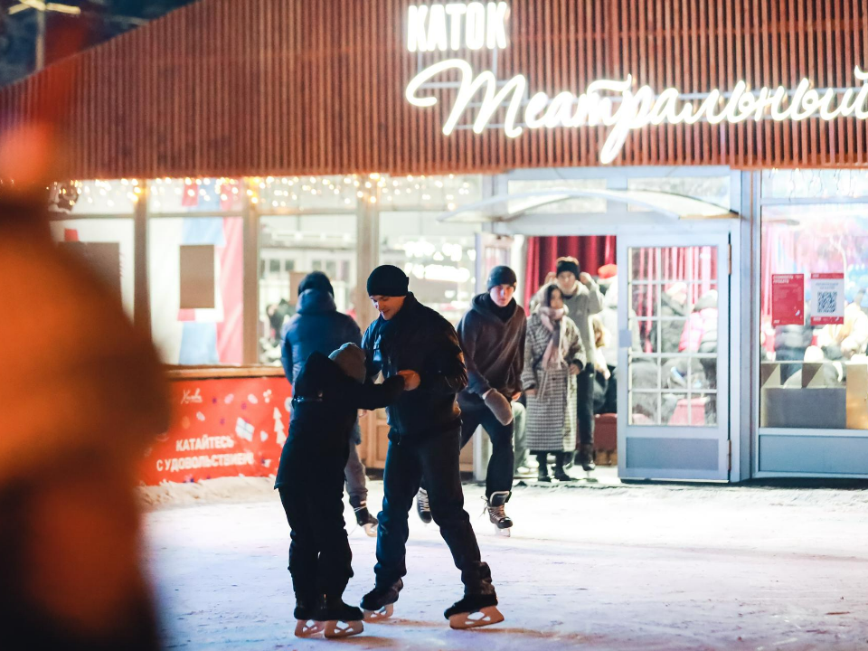 Жителей Химок приглашают встретить Новый год на льду: Театральный каток продлевает работу