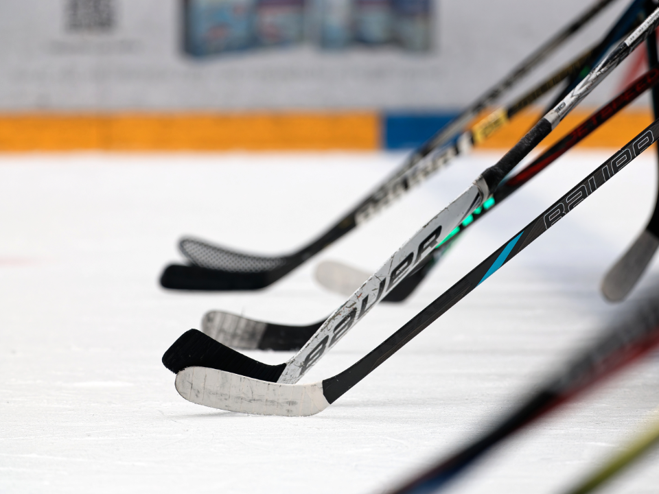 Хоккей для всех: главный каток Солнечногорска откроет часы игры