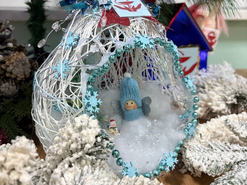 Медицинская сестра из Коломны стала автором лучшего новогоднего украшения