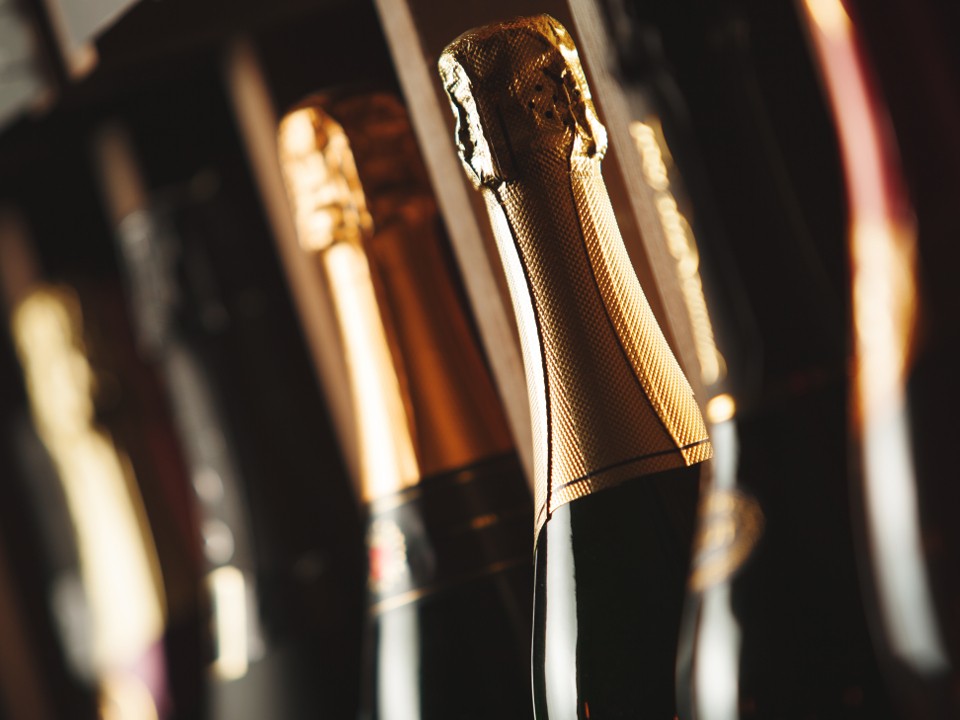 Сколько алкоголя можно в праздники и чем его нельзя запивать