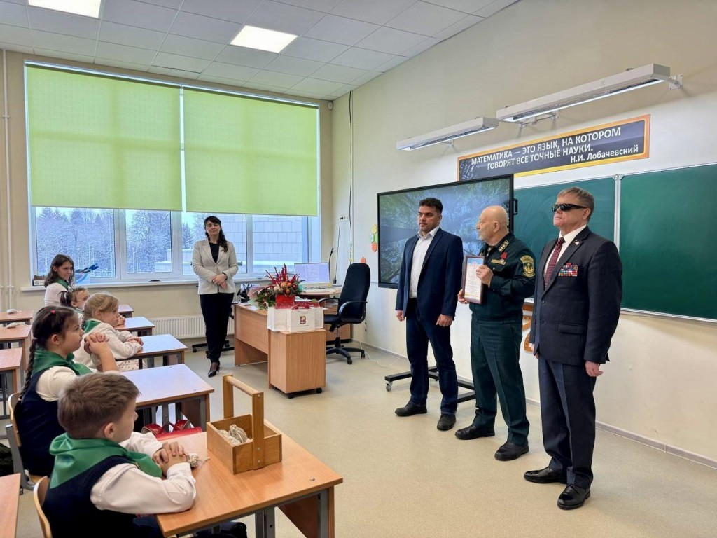 «Вы — наше будущее»: чем школьники из Можайска удивили главу округа и лесничих