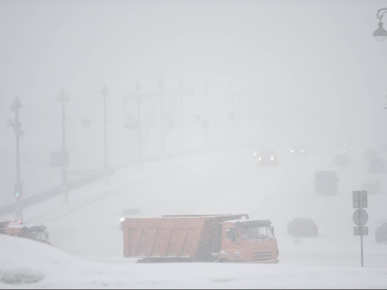 Зима в режиме «шторм»: полный гид по выживанию в Подмосковье в непогоду плюс тревожный чемоданчик
