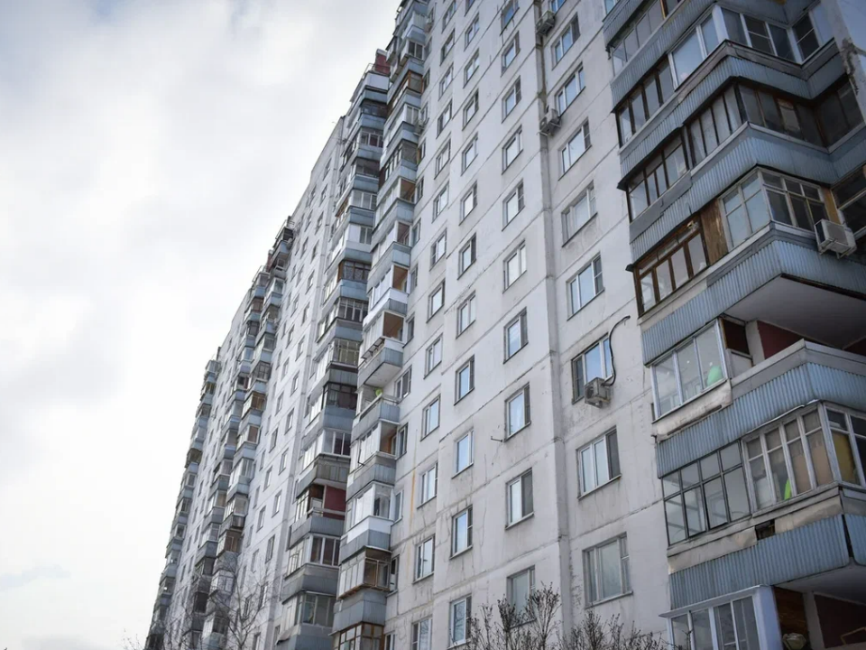 Администрация Химок объяснила причины отключений воды в доме на улице Бабакина