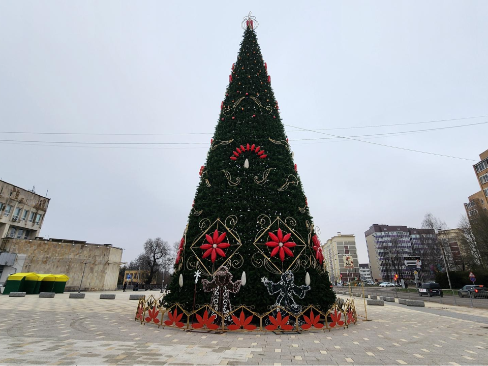 Огни на главной елке в Рузе зажгут уже в 18:00 понедельника