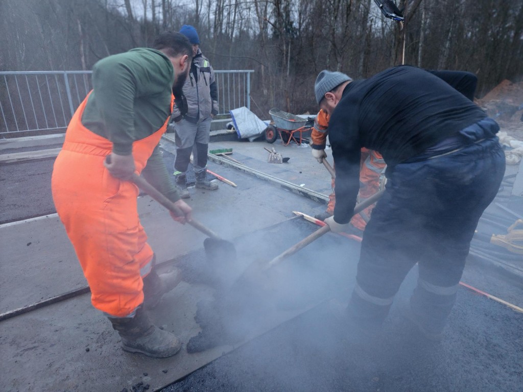 Капитальный ремонт моста через реку Сухмань завершится к февралю 2026 года