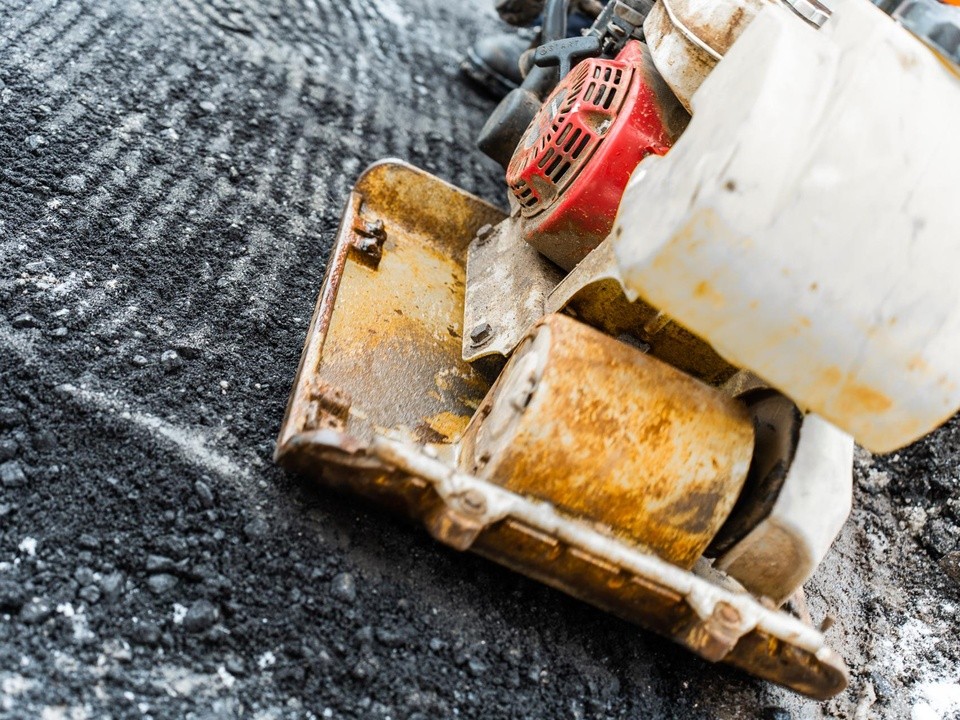 От Донинского шоссе до села Малышево: на каких дорогах устранили дефекты