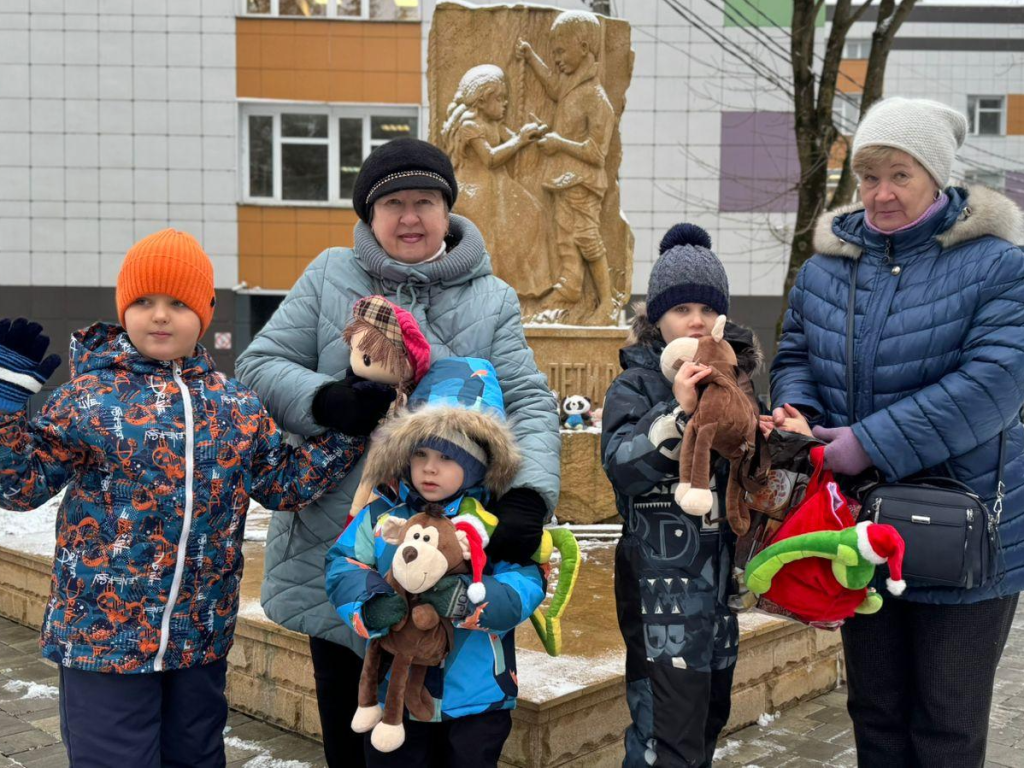 Более 100 игрушек отправятся из Наро-Фоминска на Донбасс к Новому году