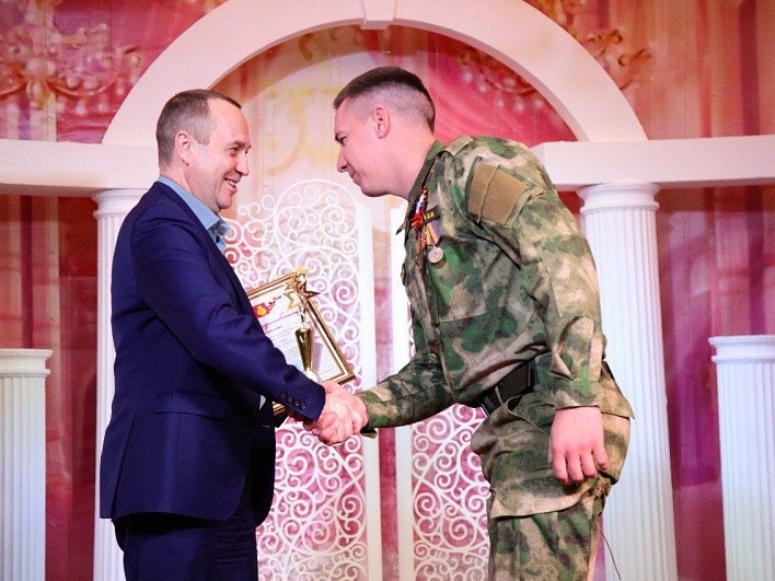 Жителей Воскресенска наградили за добрые дела в День волонтера