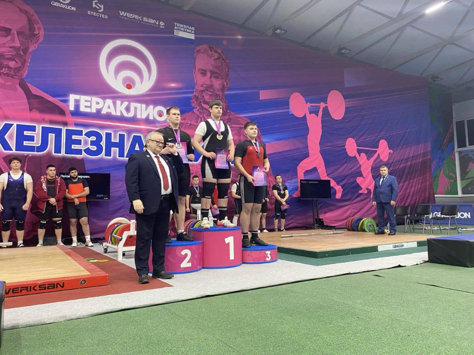 Люберецкие тяжелоатлеты взяли четыре медали Всероссийского турнира в Москве