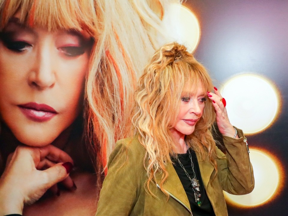 «Давай просто жить» — Пугачева выпустила новый трек: о чем она хочет высказаться