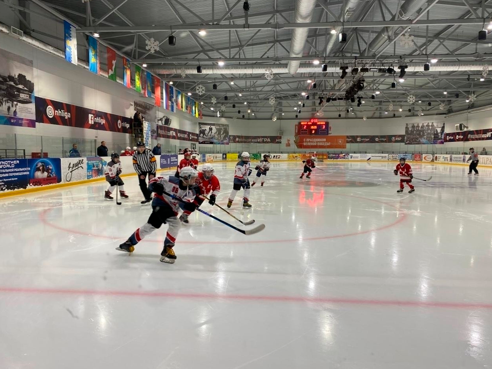 Зарайские хоккеисты продолжают бороться за высокие места на областных турнирах