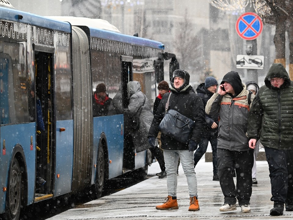 Расписание автобусов на Новый год 2026 в Москве: актуальное движение общественного транспорта в праздники