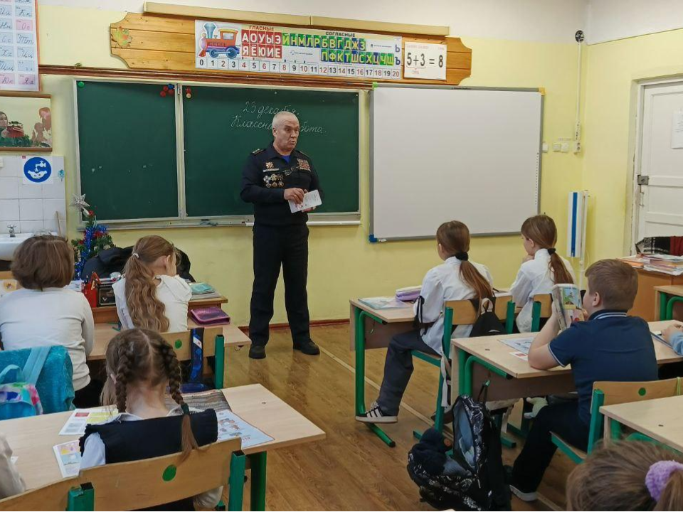 В Пышлицах провели урок безопасности: школьники узнали, как запускать салюты без травм и пожаров