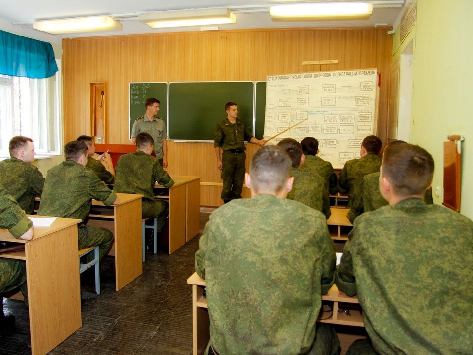 Ракетная их ждет стезя: бойцы спецоперации начали учебу в академии РВСН в Подмосковье