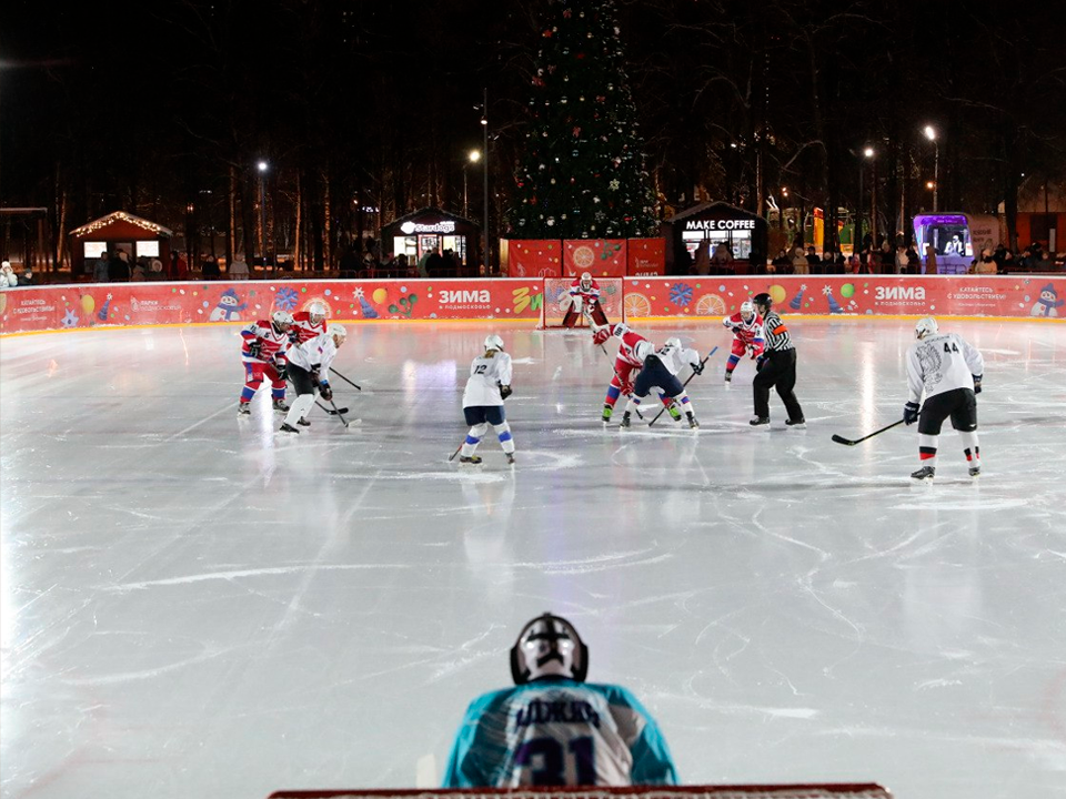 Глава Долгопрудного вышел на лед: как прошел хоккейный матч с жителями