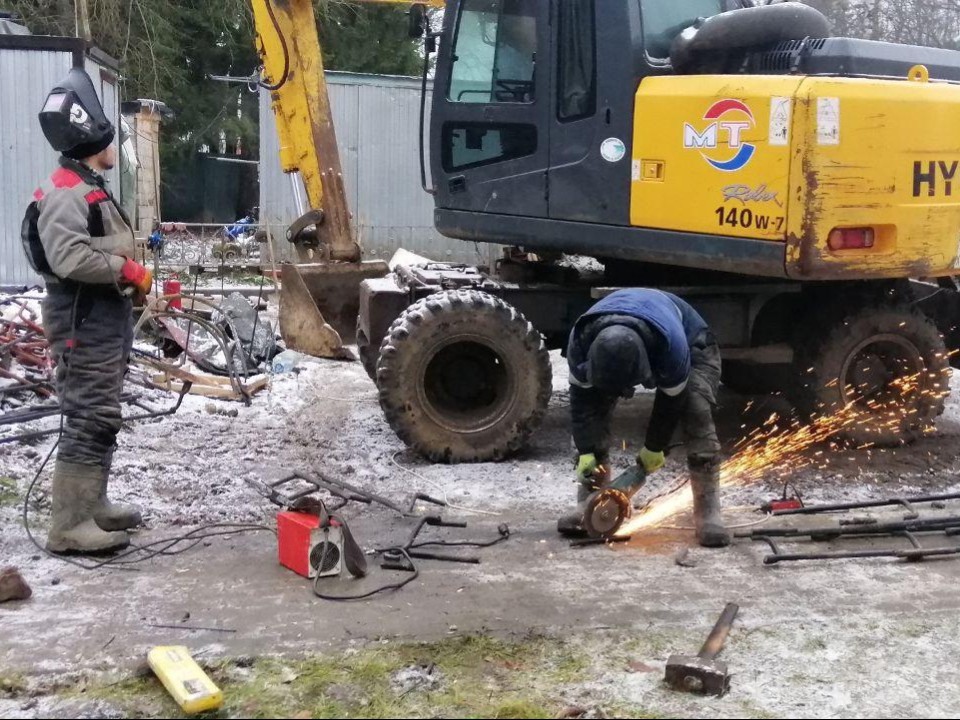 В Восходе отремонтировали колодцы в жилой зоне и военной части