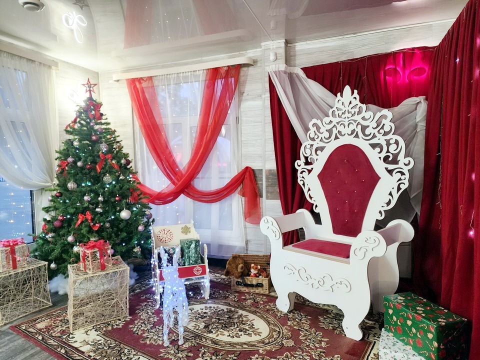 В Центральном парке Ногинска открыли резиденцию Деда Мороза