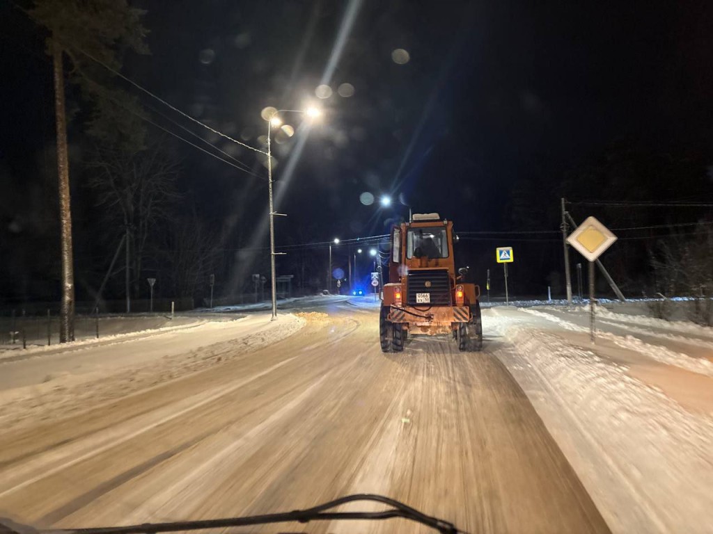 «У дорожных служб — ударное рабочее утро»: Шатура справляется с последствиями снегопада