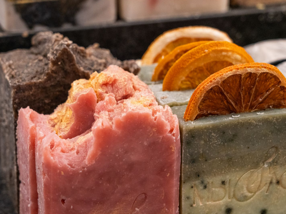 Необычный подарок к празднику: воспитанницы колонии в Можайске освоили эксклюзивное ремесло