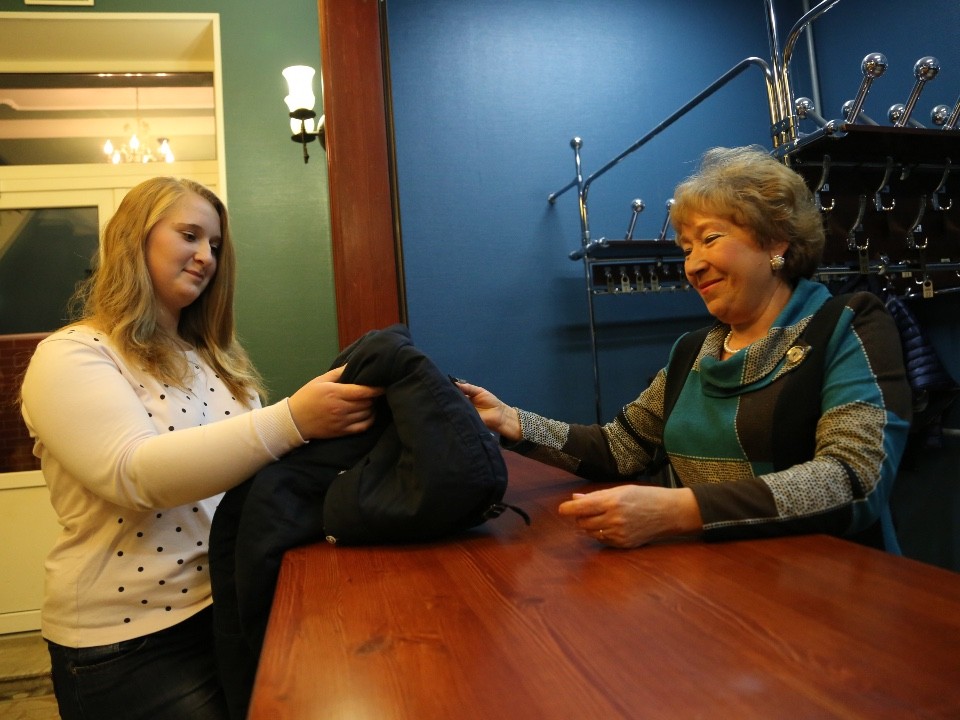 Несут ли рестораны ответственность за одежду гостей? Ответ юриста удивил