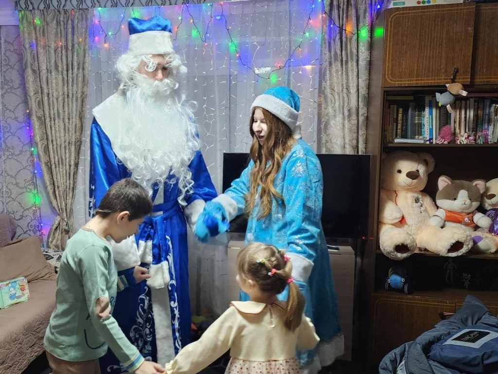 Каширские волонтеры поздравили многодетные семьи с Новым годом