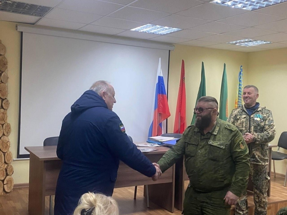 Лесничие из Орехово-Зуева награждены медалями за помощь бойцам СВО