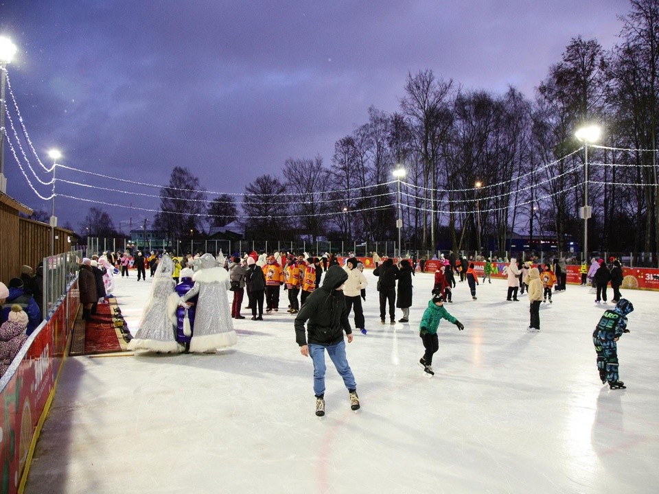 Бесплатный лед и согревающий чай: какой подарок получили жители Воскресенка