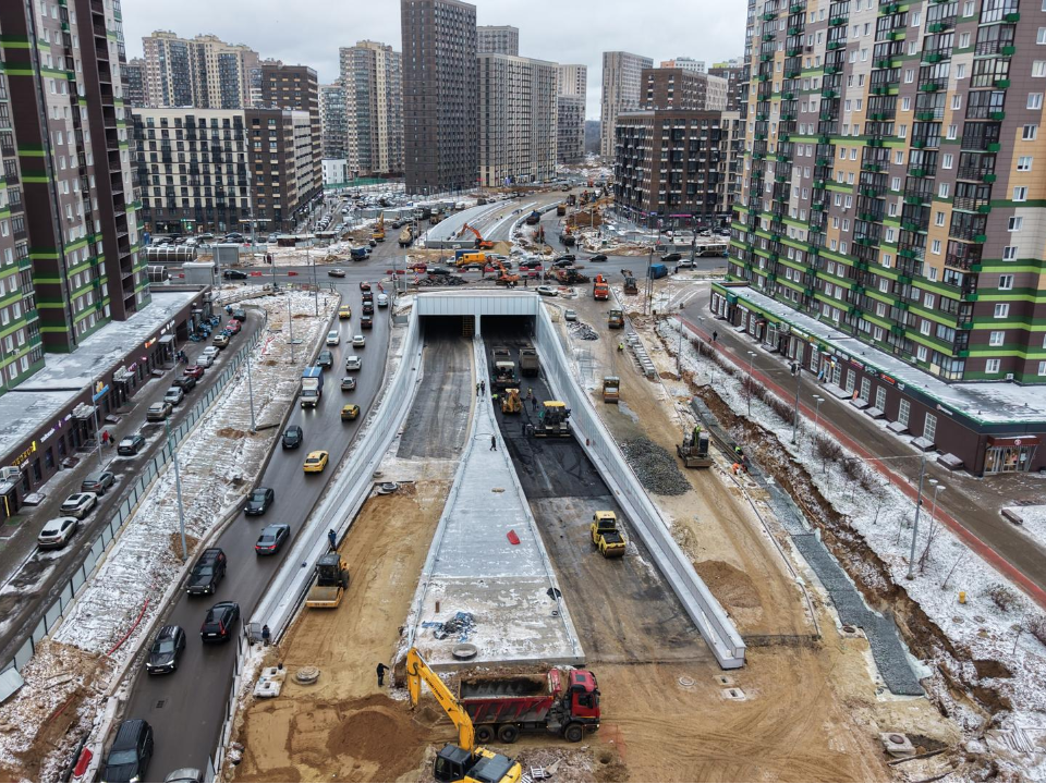 Скоро поедем: новый тоннель на Путилковском шоссе готов на 95%