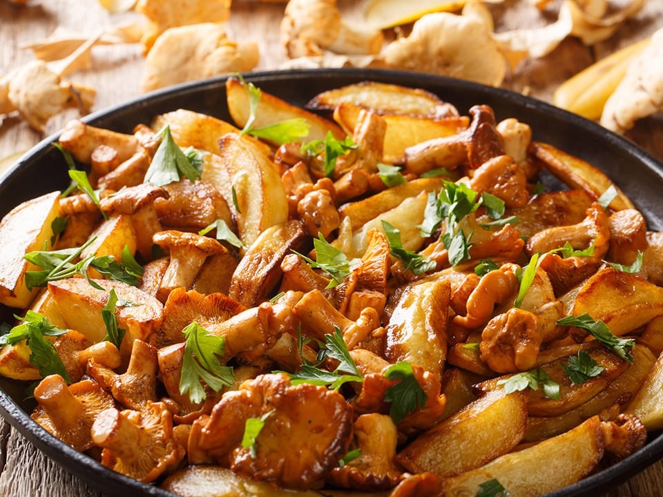 Тайна вкуса: как выбрать посуду для холодца, жаркого и глинтвейна к Новому году