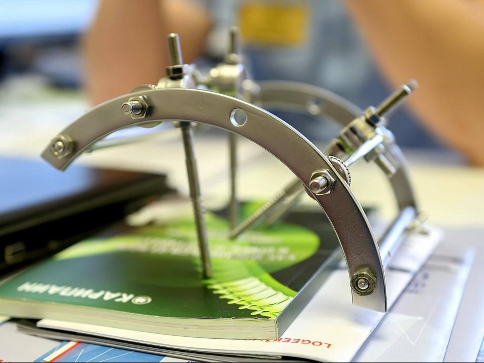 Аппарат собственного изобретения и 1,5 тыс. пациентов: как работает травматология ПДБ