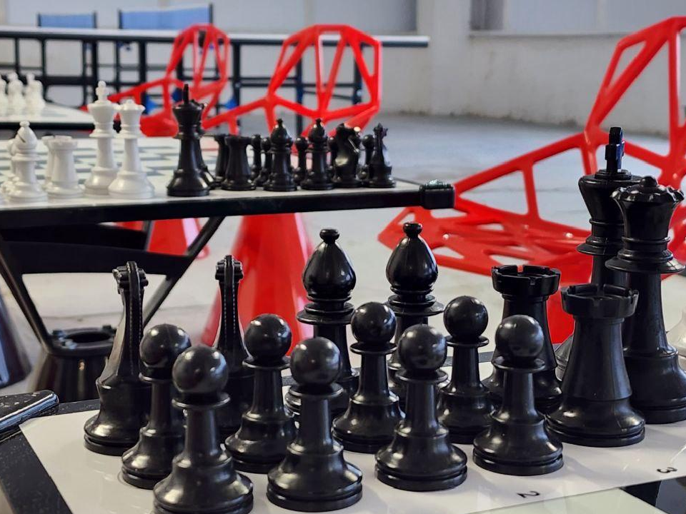 Батуты, минералы и французы на крыше: под Дмитровом открылся «Зимний парк Леко»