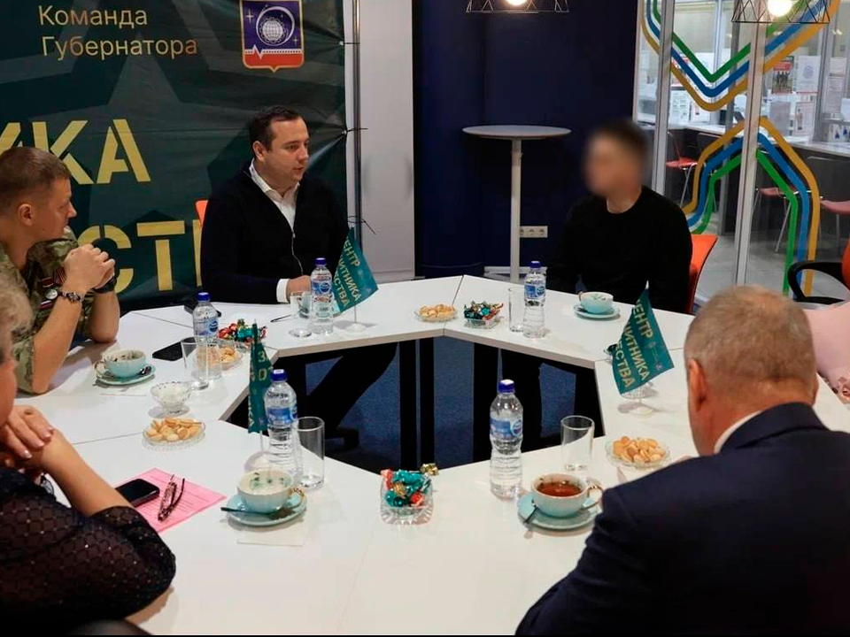 Глава Королева оказал поддержку бойцу, вернувшемуся домой на короткий отпуск