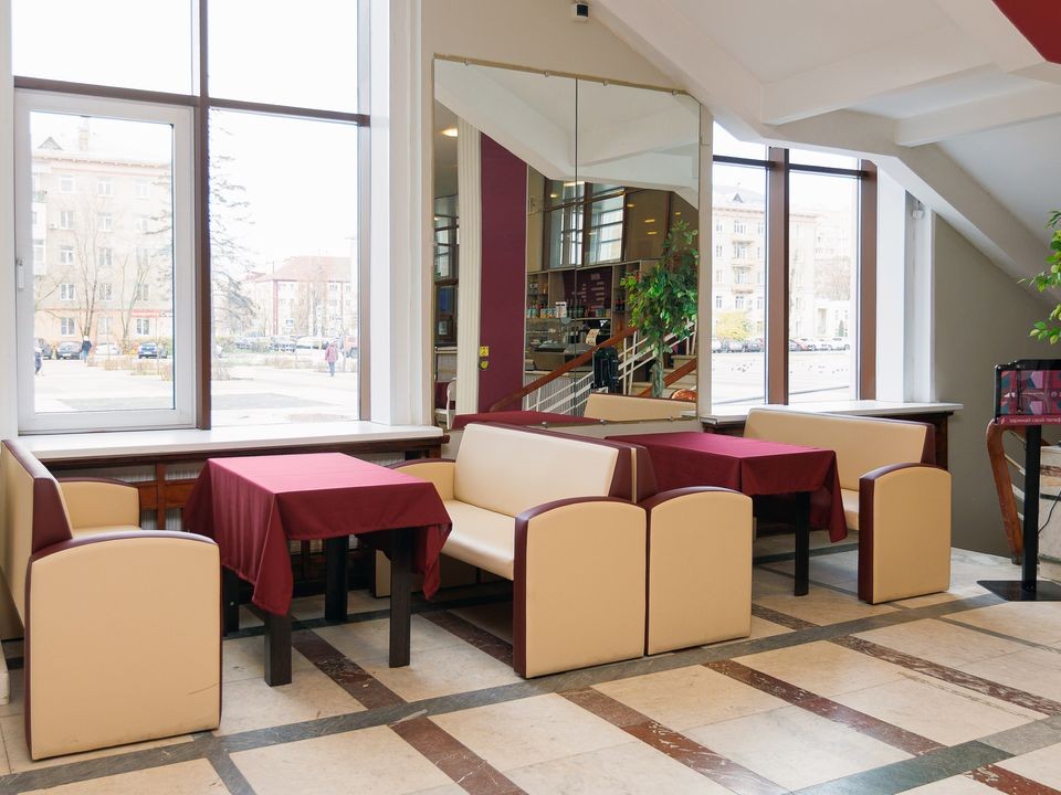 Музыка под контролем: как избежать штрафов за фоновые мелодии в кафе