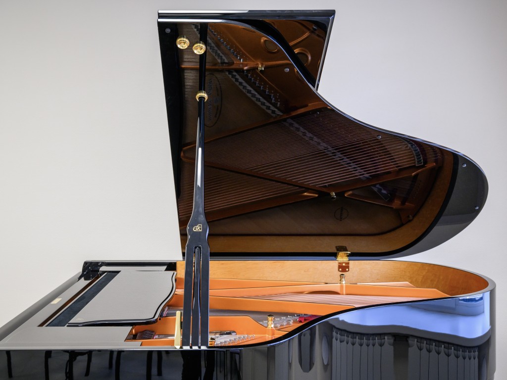 Комплимент от ресторана: гостья получила сотрясение мозга в подарок за ужин с роялем